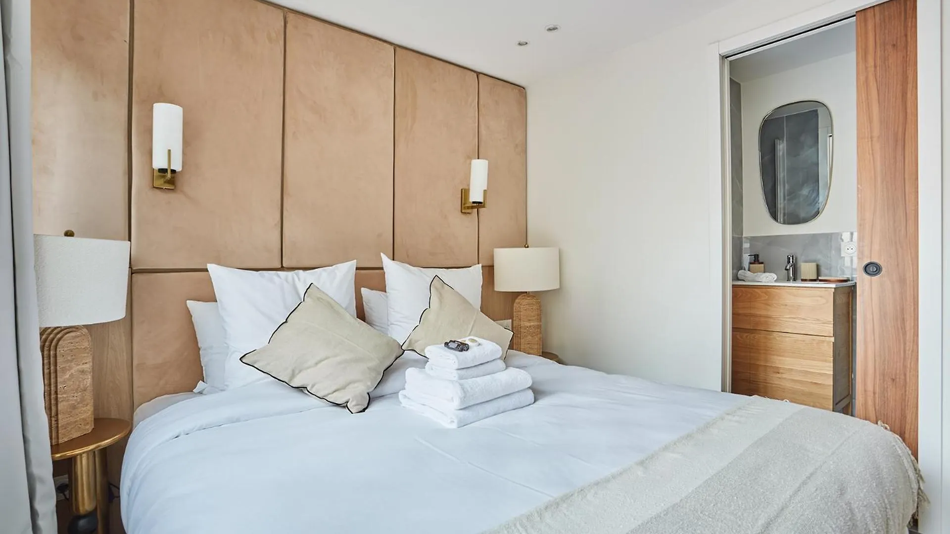 Residence Centre De Paris By Studioprestige France